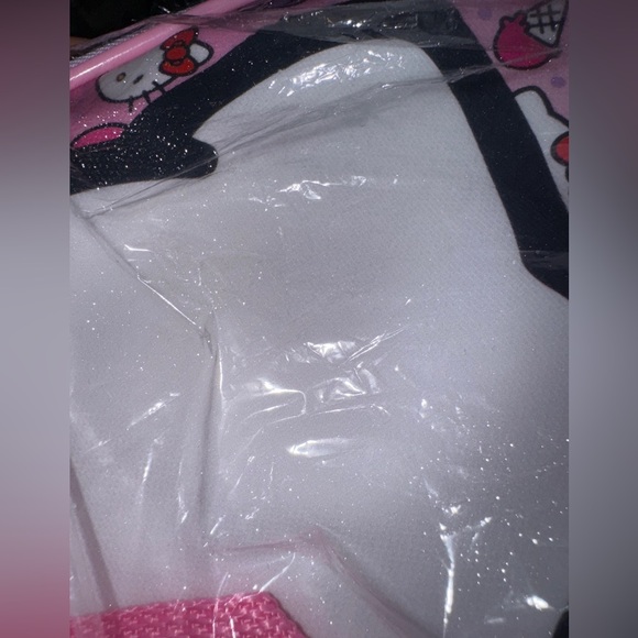 🩷 NEW! Hello Kitty Backpack and Detachable Lunch Bag Set - Picture 7 of 9